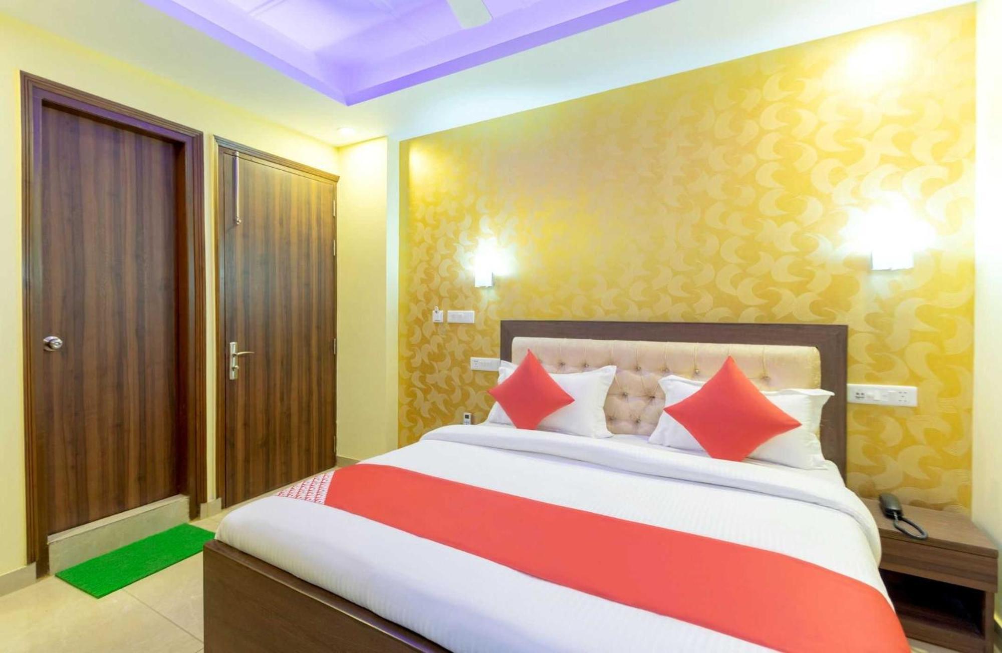 โอโย 29932 โฮเต็ล Rs พลาซา Hotel นิวเดลี ภายนอก รูปภาพ