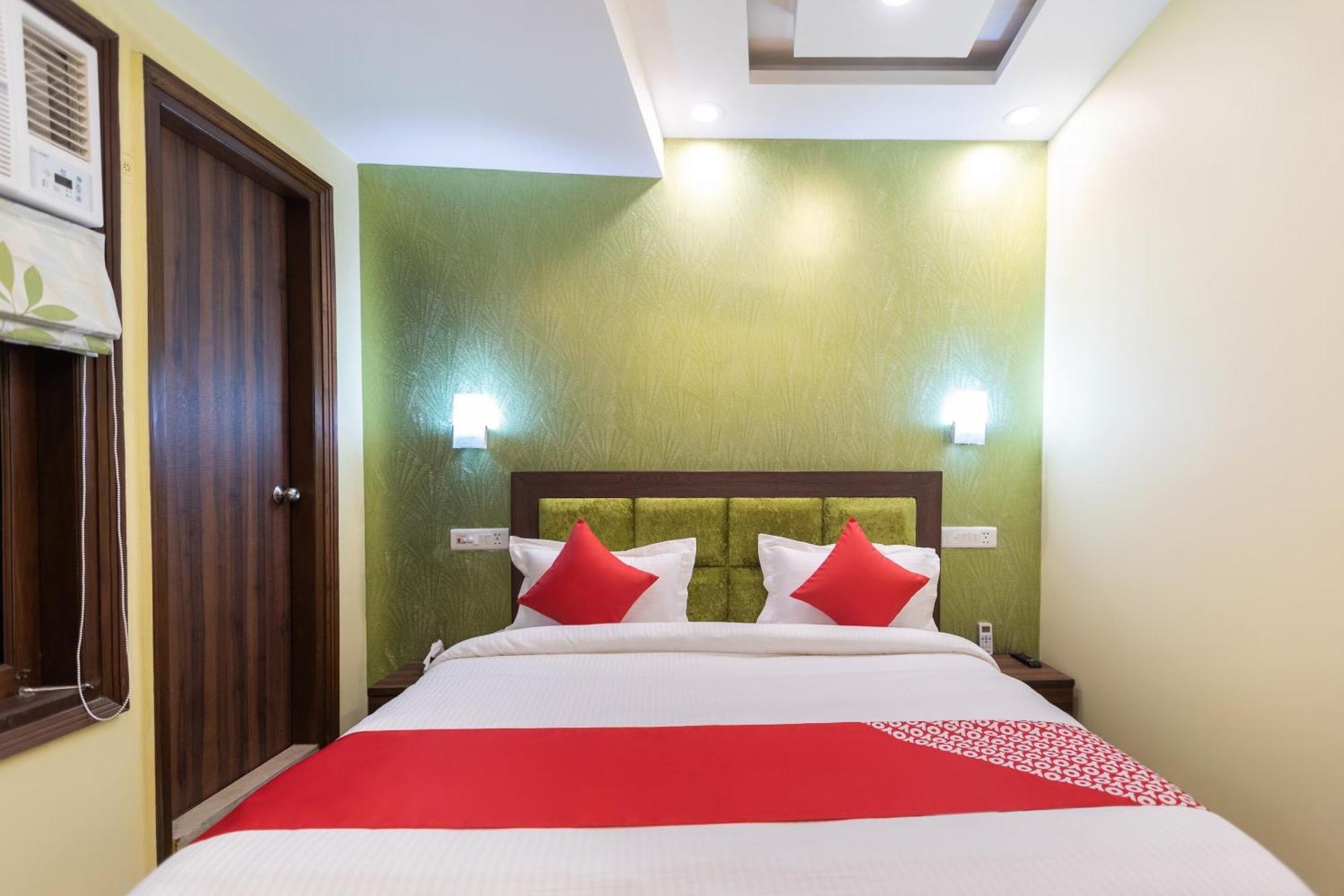โอโย 29932 โฮเต็ล Rs พลาซา Hotel นิวเดลี ภายนอก รูปภาพ