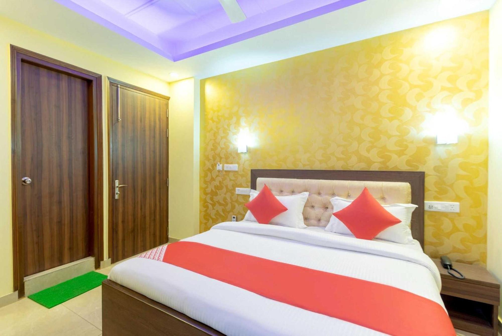 โอโย 29932 โฮเต็ล Rs พลาซา Hotel นิวเดลี ภายนอก รูปภาพ